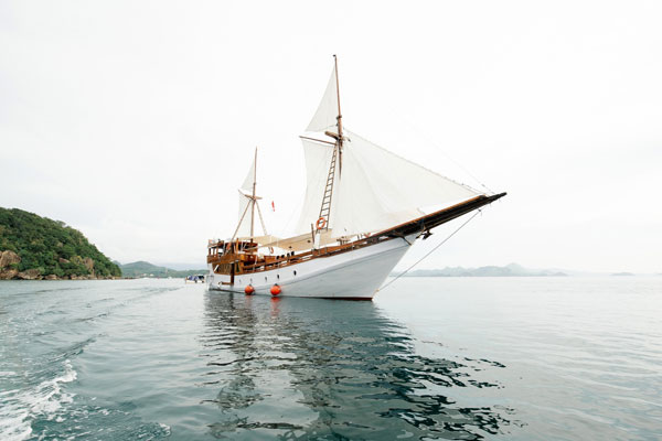 Phinisi-Charter